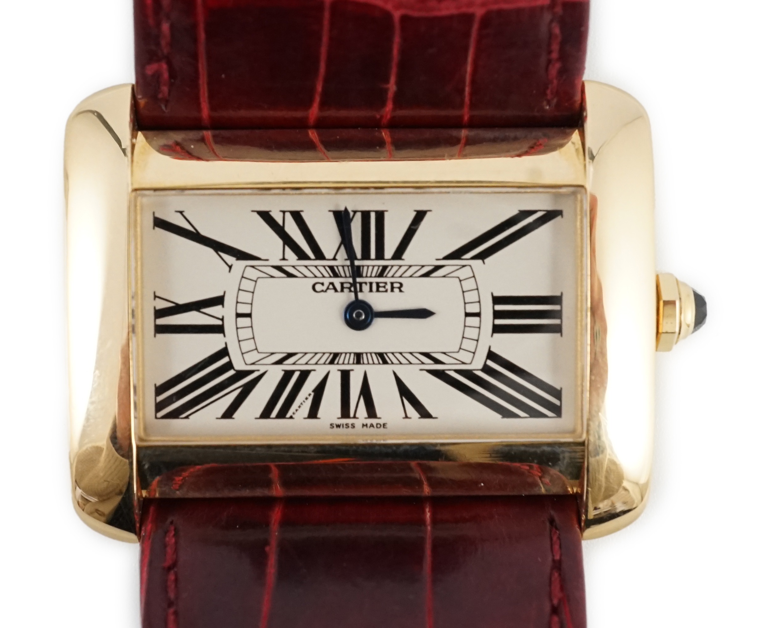 A gentleman's modern 18ct gold Cartier Tank Divan quartz wrist watch